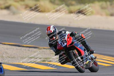 media/Oct-08-2022-SoCal Trackdays (Sat) [[1fc3beec89]]/Turn 10 (945am)/